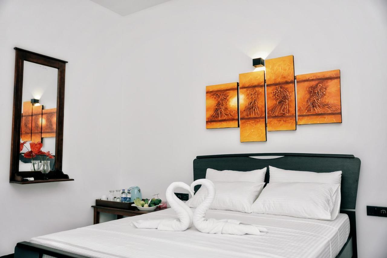 Aurum Boutique Hotel Негомбо Екстериор снимка