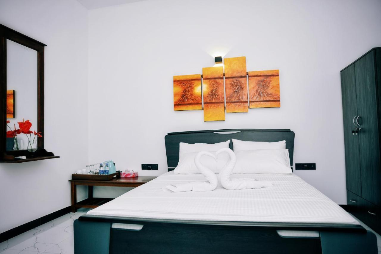 Aurum Boutique Hotel Негомбо Екстериор снимка