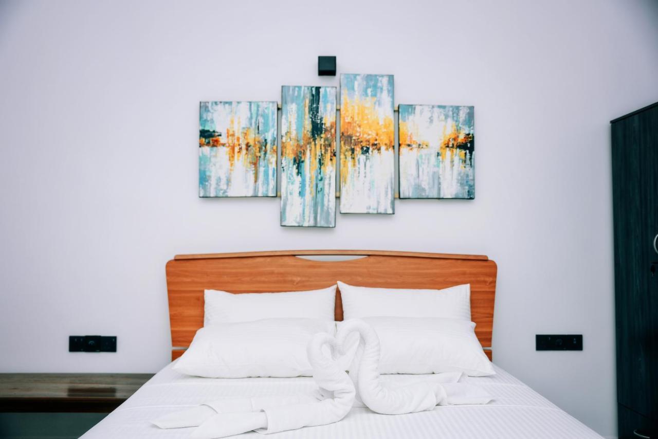 Aurum Boutique Hotel Негомбо Екстериор снимка