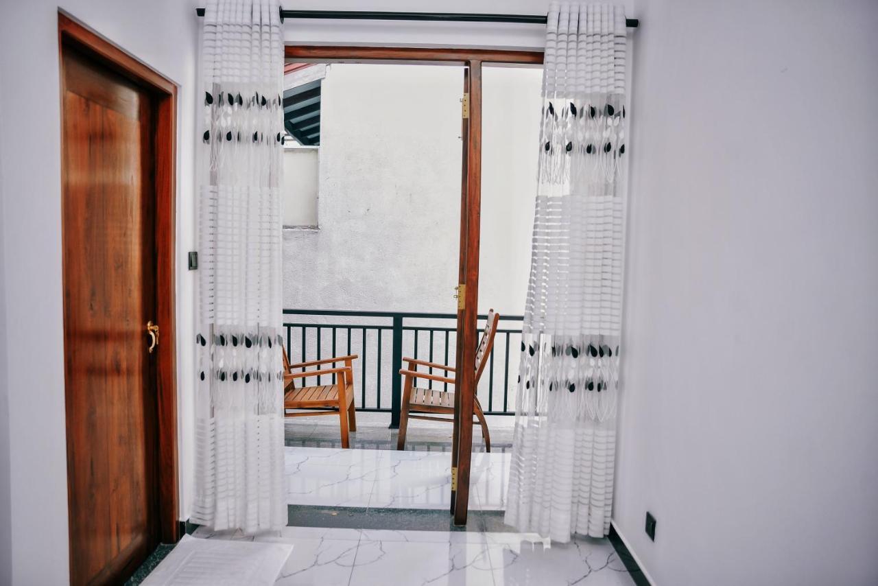 Aurum Boutique Hotel Негомбо Екстериор снимка