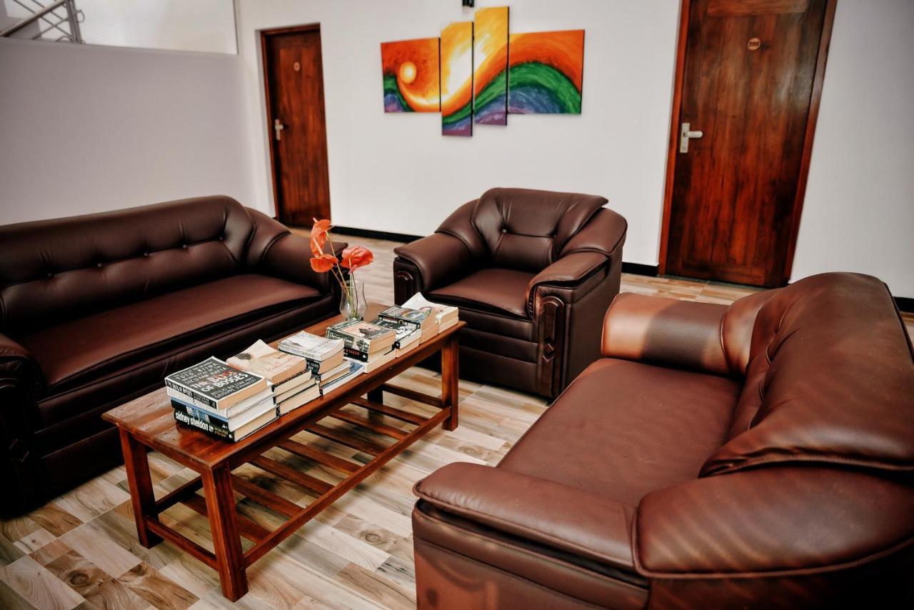 Aurum Boutique Hotel Негомбо Екстериор снимка