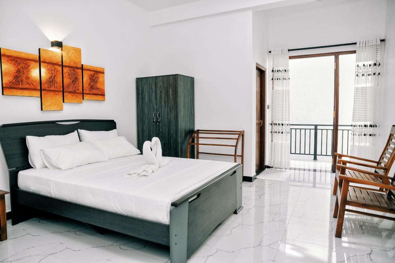 Aurum Boutique Hotel Негомбо Екстериор снимка